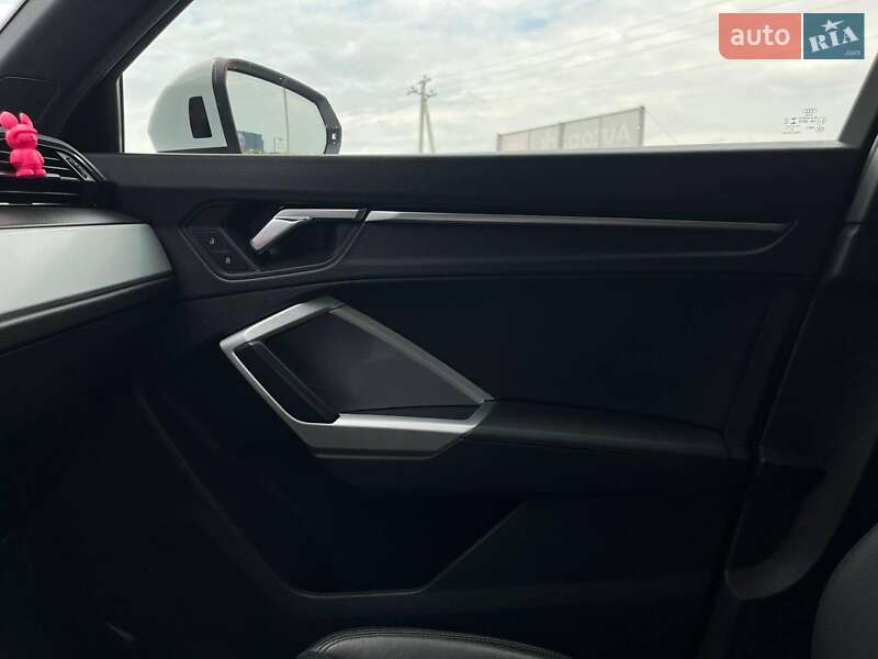 Позашляховик / Кросовер Audi Q3 2020 в Львові