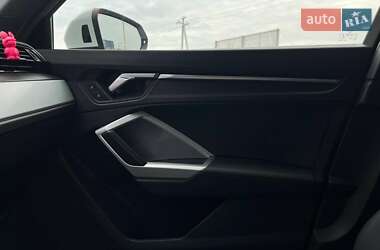 Внедорожник / Кроссовер Audi Q3 2020 в 