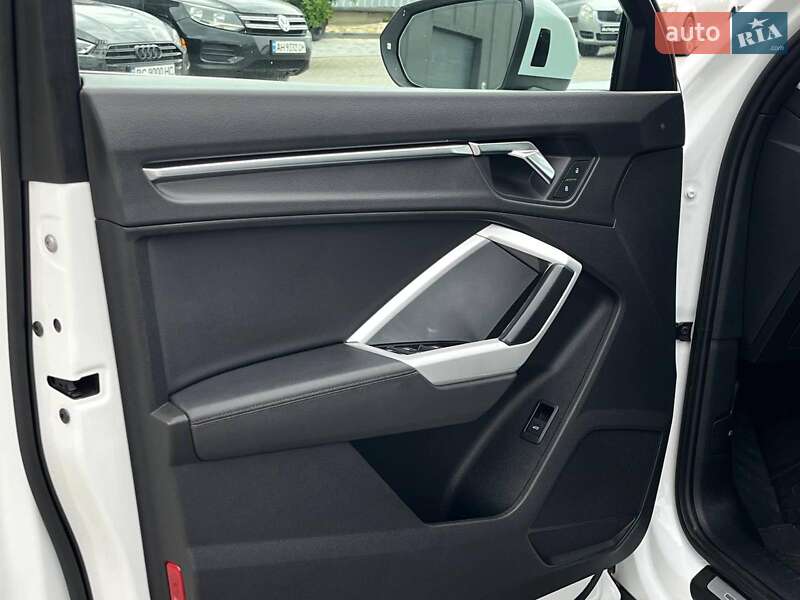 Позашляховик / Кросовер Audi Q3 2020 в Львові