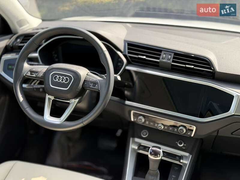 Внедорожник / Кроссовер Audi Q3 2022 в Одессе