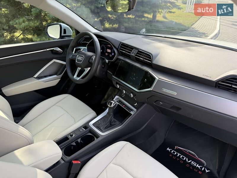 Внедорожник / Кроссовер Audi Q3 2022 в Одессе