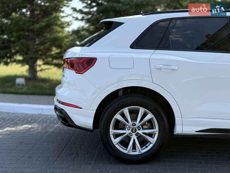 Внедорожник / Кроссовер Audi Q3 2022 в Одессе