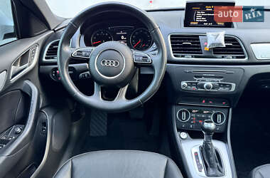 Позашляховик / Кросовер Audi Q3 2016 в 