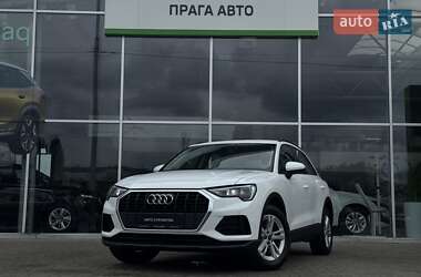 Внедорожник / Кроссовер Audi Q3 2021 в Киеве