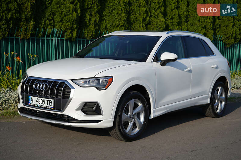 Внедорожник / Кроссовер Audi Q3 2019 в 