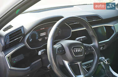 Внедорожник / Кроссовер Audi Q3 2019 в 