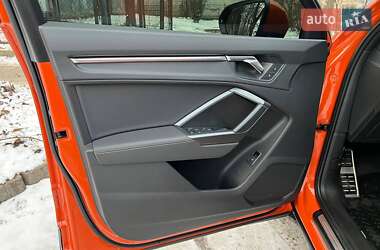 Позашляховик / Кросовер Audi Q3 2020 в 