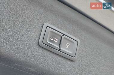 Внедорожник / Кроссовер Audi Q3 2015 в 