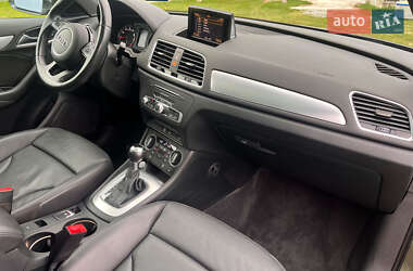 Внедорожник / Кроссовер Audi Q3 2016 в 