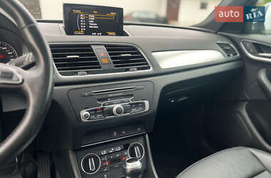 Внедорожник / Кроссовер Audi Q3 2016 в 