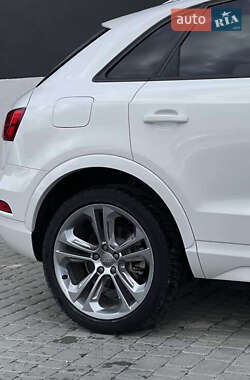 Внедорожник / Кроссовер Audi Q3 2017 в 