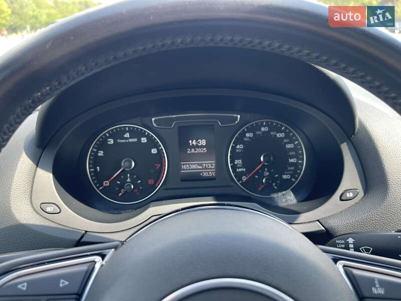 Внедорожник / Кроссовер Audi Q3 2016 в Киеве