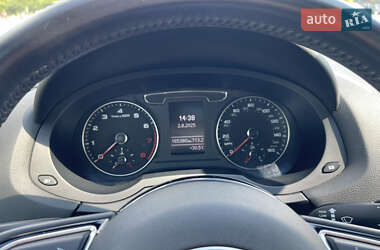 Внедорожник / Кроссовер Audi Q3 2016 в 