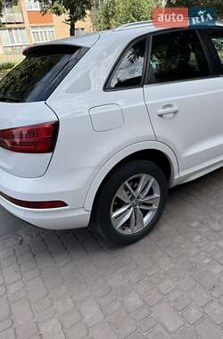 Внедорожник / Кроссовер Audi Q3 2017 в 