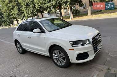Внедорожник / Кроссовер Audi Q3 2017 в 