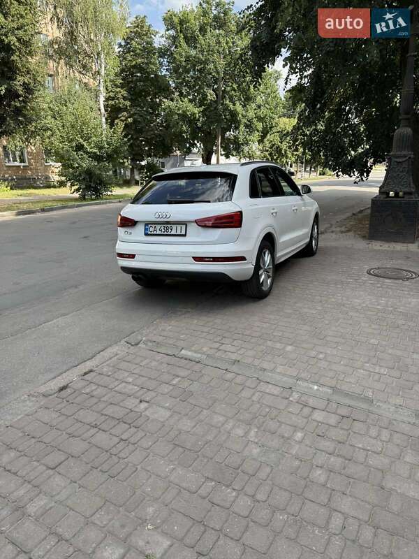Внедорожник / Кроссовер Audi Q3 2017 в Лубнах