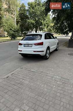 Внедорожник / Кроссовер Audi Q3 2017 в 