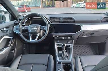Внедорожник / Кроссовер Audi Q3 2019 в 