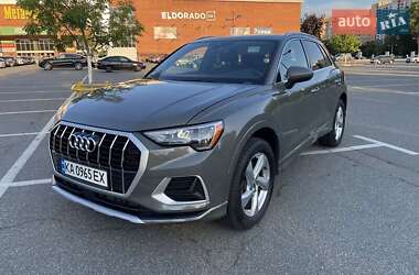 Внедорожник / Кроссовер Audi Q3 2019 в 