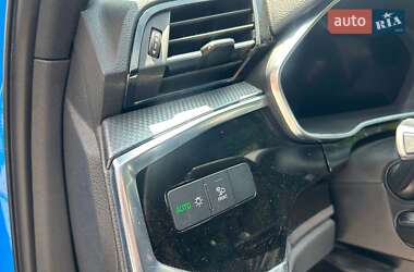 Внедорожник / Кроссовер Audi Q3 2020 в 