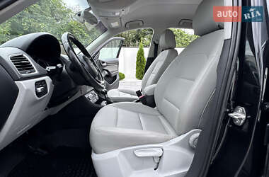 Внедорожник / Кроссовер Audi Q3 2012 в 