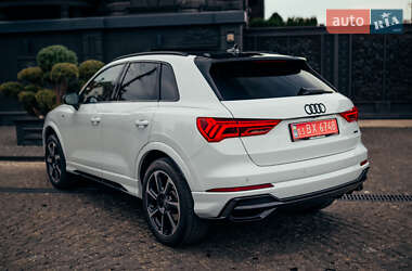 Внедорожник / Кроссовер Audi Q3 2022 в 