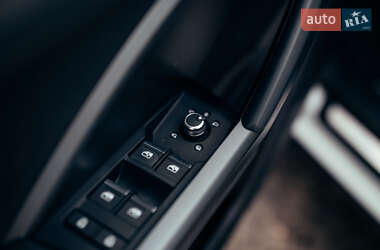 Внедорожник / Кроссовер Audi Q3 2022 в 