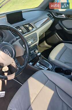 Внедорожник / Кроссовер Audi Q3 2015 в 