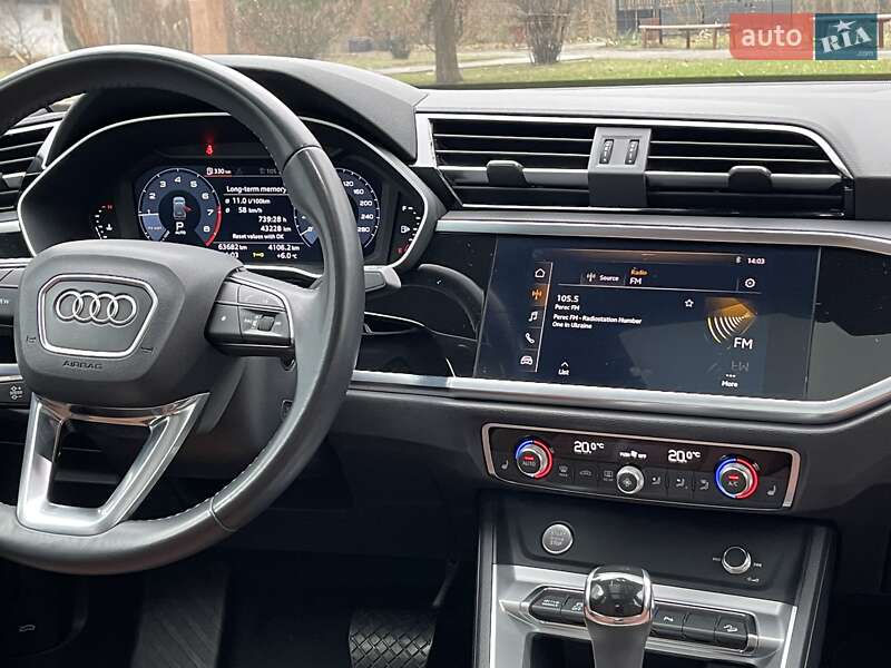 Внедорожник / Кроссовер Audi Q3 2019 в Киеве