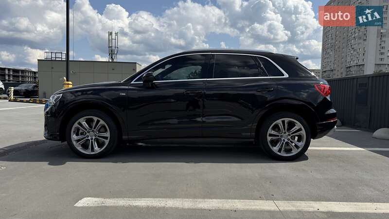 Внедорожник / Кроссовер Audi Q3 2021 в Киеве