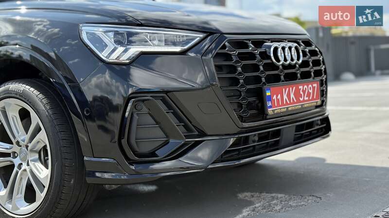 Внедорожник / Кроссовер Audi Q3 2021 в Киеве