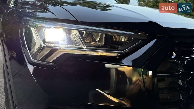 Внедорожник / Кроссовер Audi Q3 2021 в Киеве