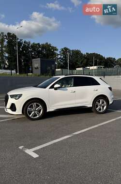 Внедорожник / Кроссовер Audi Q3 2021 в 