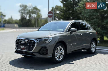 Внедорожник / Кроссовер Audi Q3 2024 в 