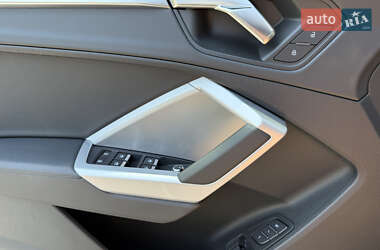 Внедорожник / Кроссовер Audi Q3 2024 в 