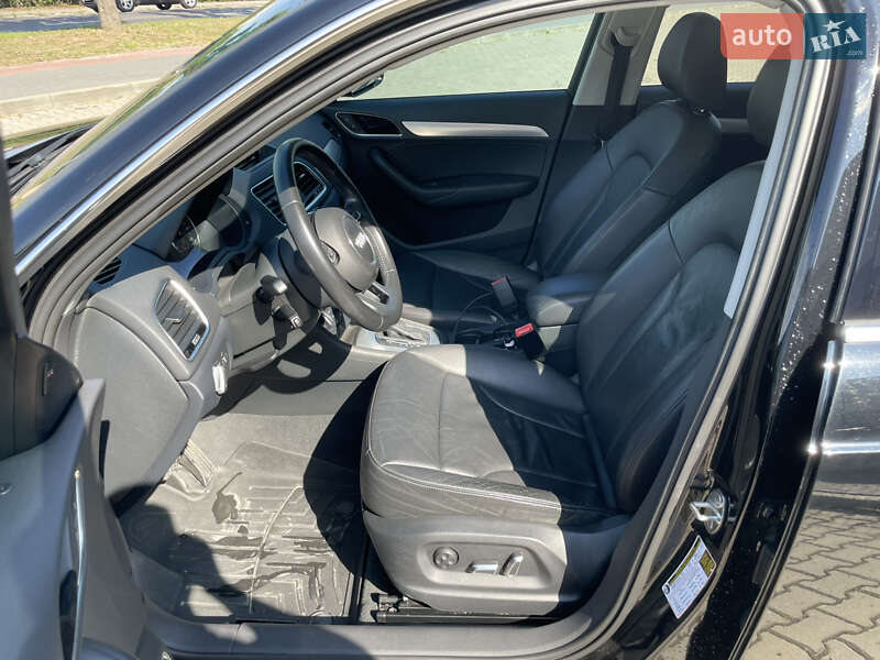 Внедорожник / Кроссовер Audi Q3 2015 в Ивано-Франковске