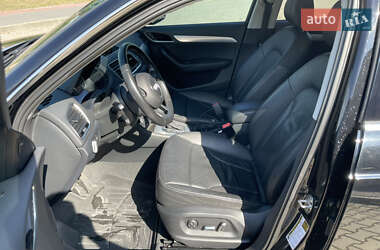 Внедорожник / Кроссовер Audi Q3 2015 в 