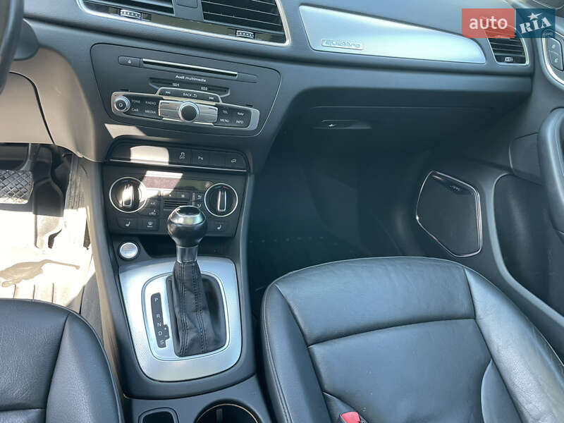 Внедорожник / Кроссовер Audi Q3 2015 в Ивано-Франковске