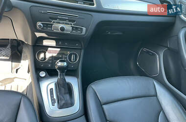Внедорожник / Кроссовер Audi Q3 2015 в 