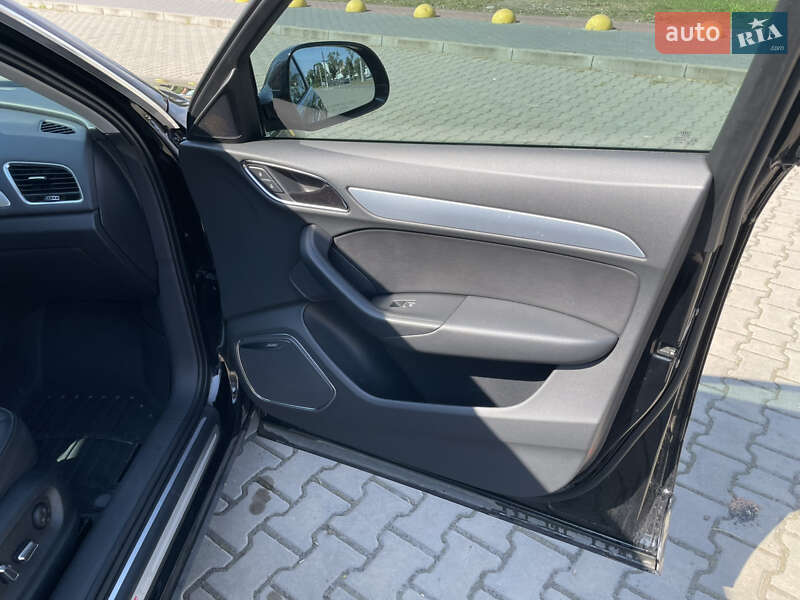 Внедорожник / Кроссовер Audi Q3 2015 в Ивано-Франковске