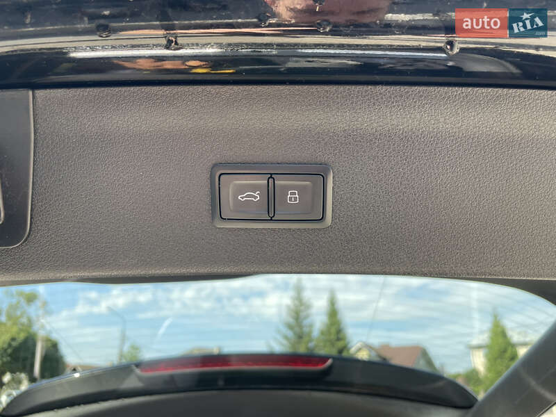 Внедорожник / Кроссовер Audi Q3 2015 в Ивано-Франковске