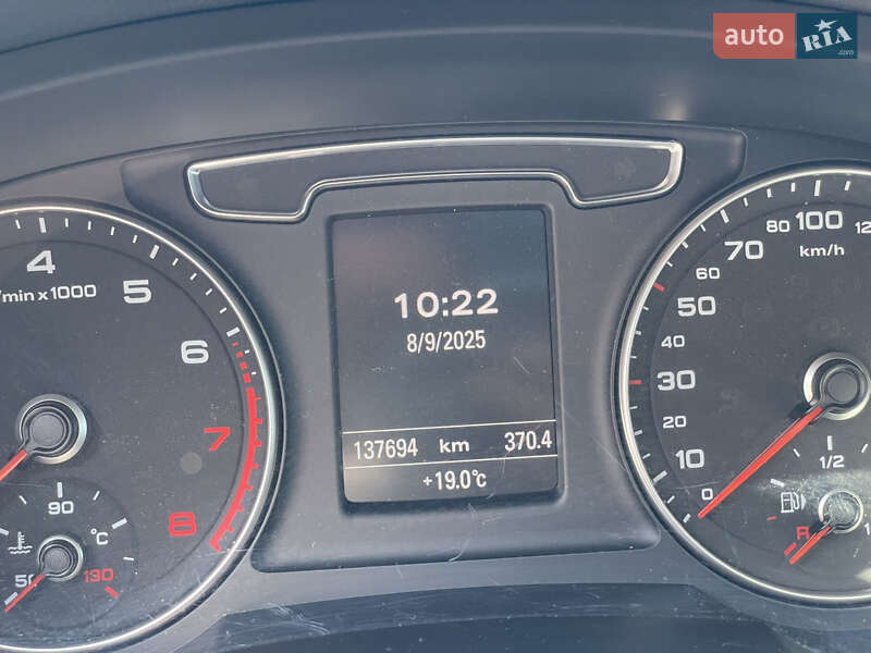 Внедорожник / Кроссовер Audi Q3 2015 в Ивано-Франковске