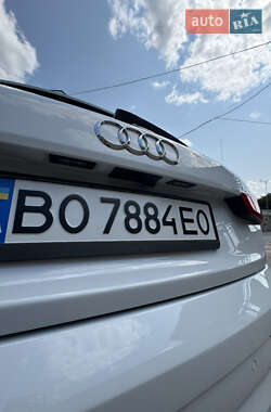 Внедорожник / Кроссовер Audi Q3 2017 в 