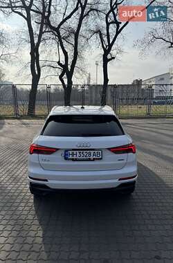 Внедорожник / Кроссовер Audi Q3 2019 в 