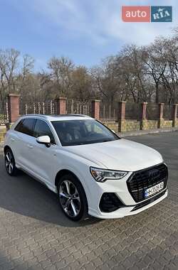 Внедорожник / Кроссовер Audi Q3 2019 в 