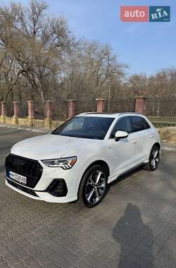 Внедорожник / Кроссовер Audi Q3 2019 в 
