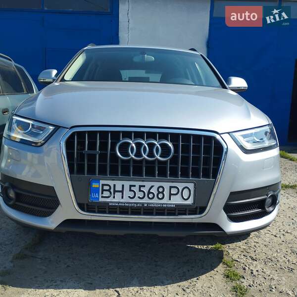Внедорожник / Кроссовер Audi Q3 2015 в 