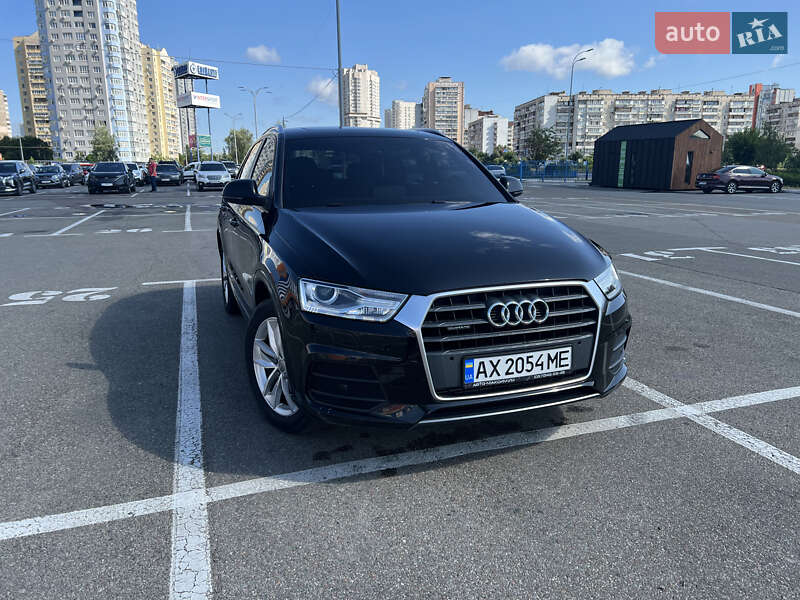 Внедорожник / Кроссовер Audi Q3 2017 в Киеве