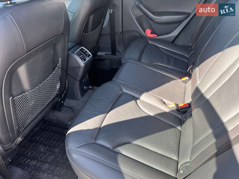 Внедорожник / Кроссовер Audi Q3 2017 в Киеве