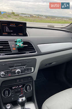 Внедорожник / Кроссовер Audi Q3 2017 в 